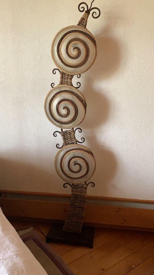 Münchenwiler Bed & Breakfast Region Murtensee מראה חיצוני תמונה
