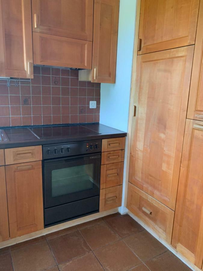 Münchenwiler Bed & Breakfast Region Murtensee מראה חיצוני תמונה