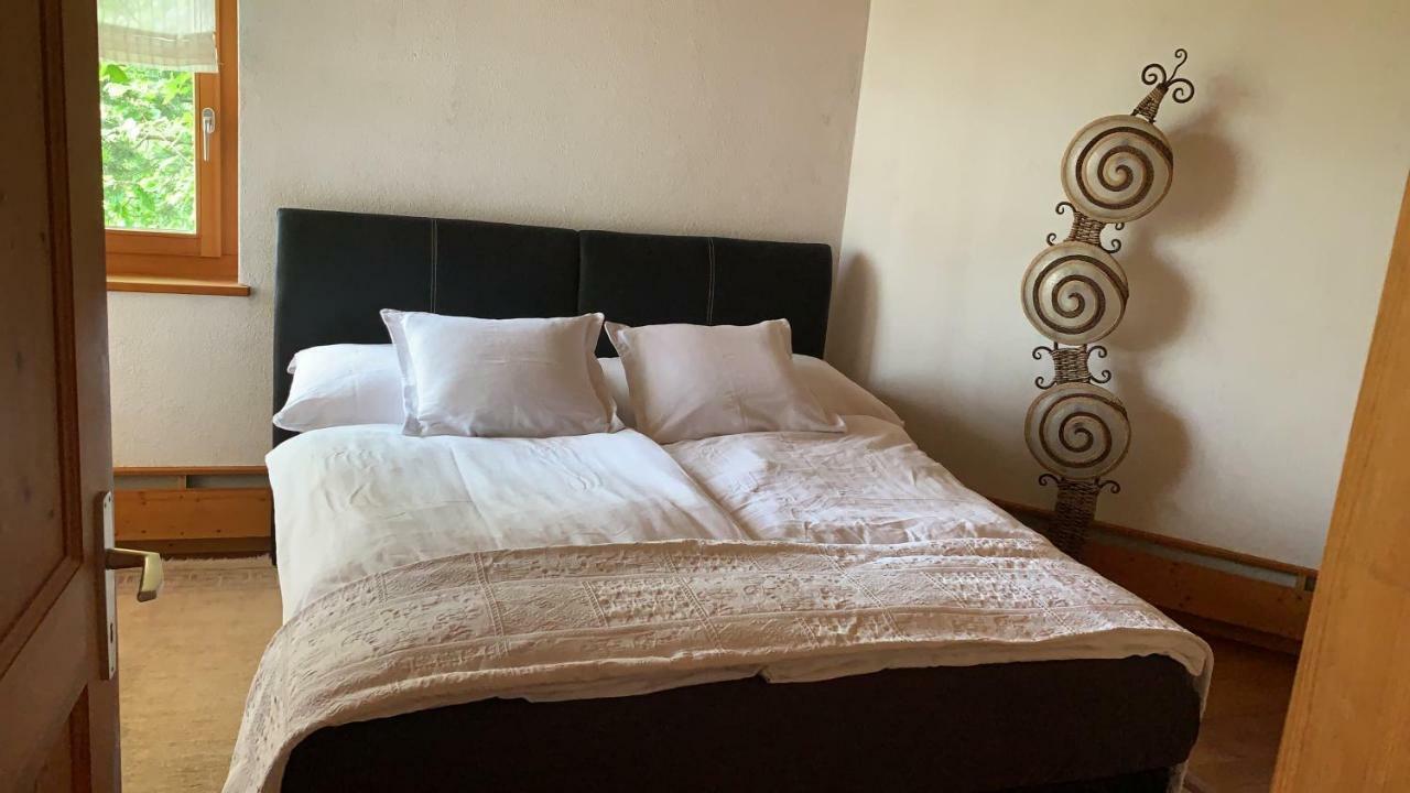 Münchenwiler Bed & Breakfast Region Murtensee מראה חיצוני תמונה